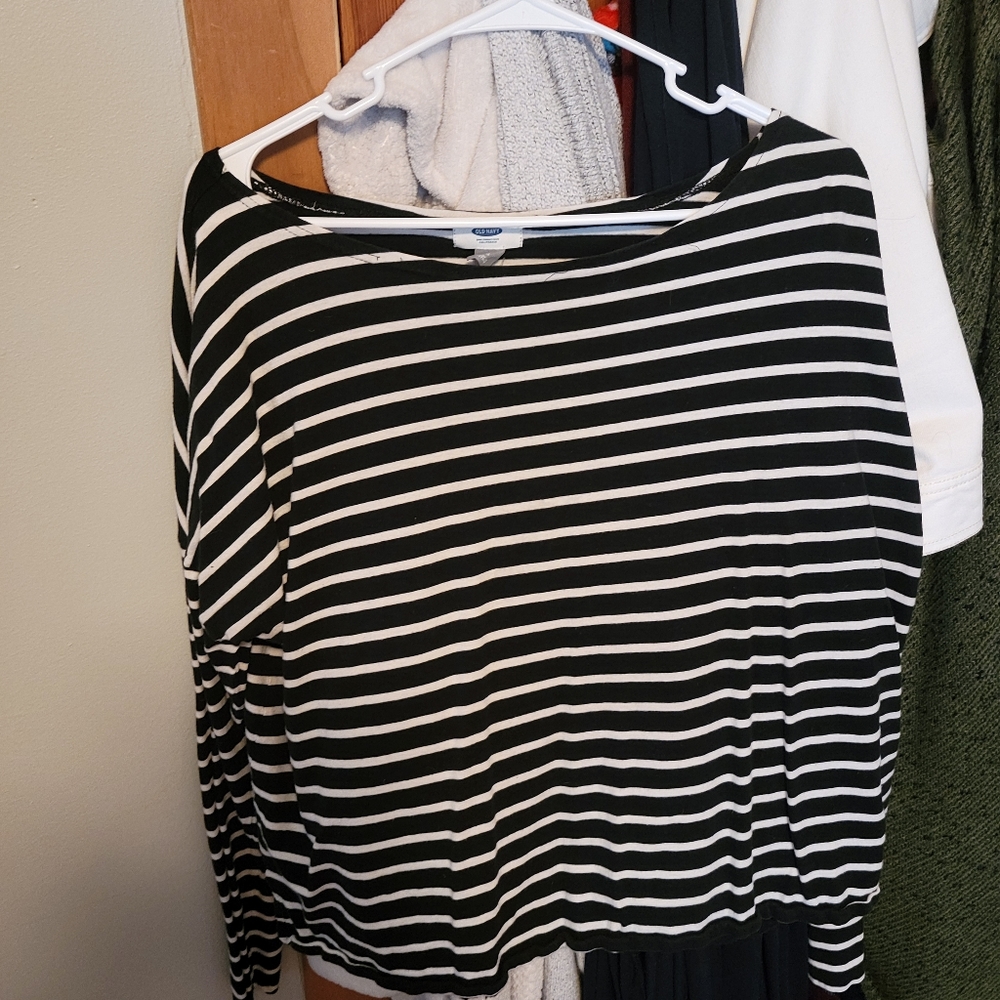 BOAT NECK OVERSIZED SHIRT.